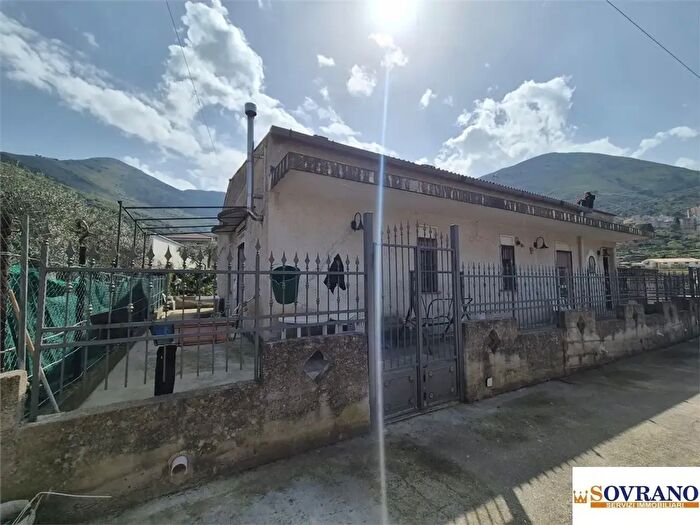 Casa con 5 locali in vendita in Via dei Saraceni, Torretta