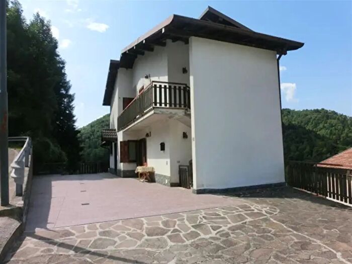 Appartamento trilocale in vendita in Via Roccolo, Cornalba