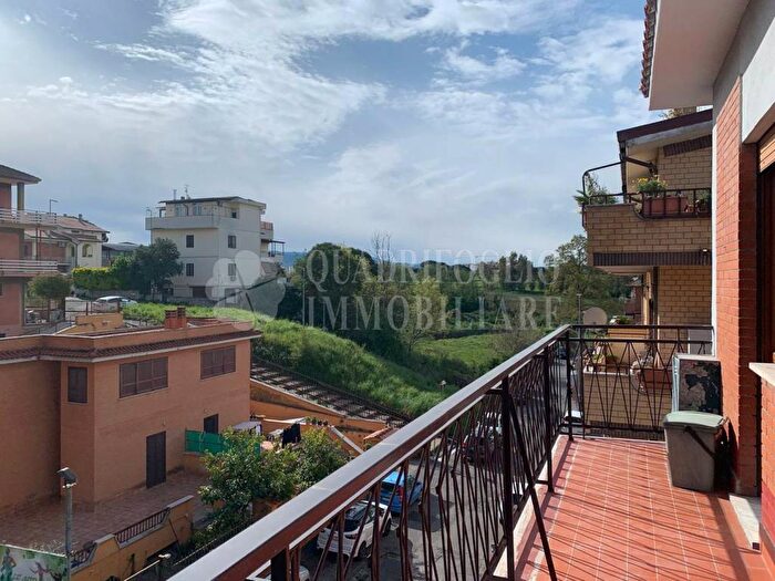 Appartamento quadrilocale in affitto in Via Vallo della Lucania, Borghesiana, Roma