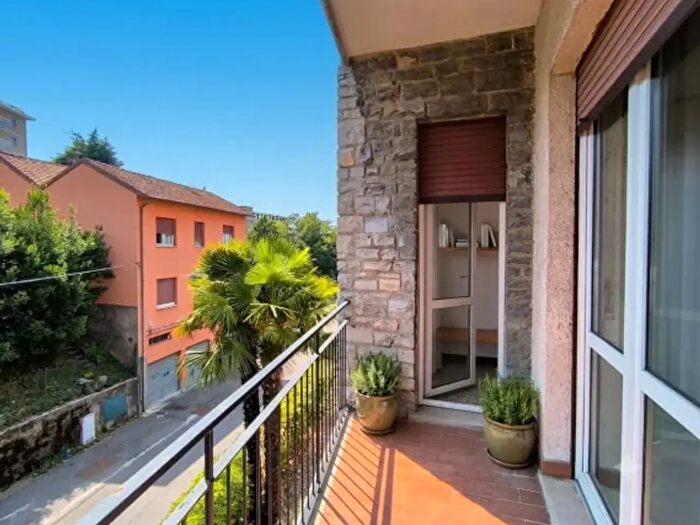 Appartamento trilocale in vendita in Via Francesco Casnati, Como