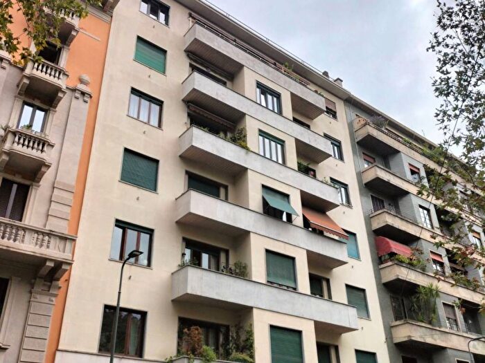 Appartamento trilocale in affitto in Viale Romagna, Città Studi, Milano