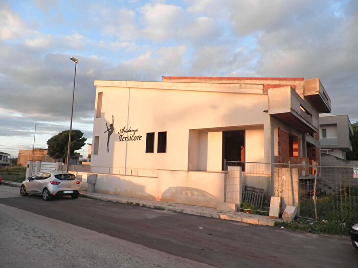 Casa con 5 locali in vendita in Comiso