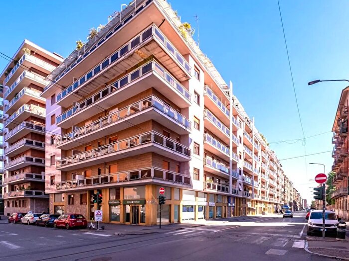 Appartamento trilocale in vendita in Via Garessio, Torino