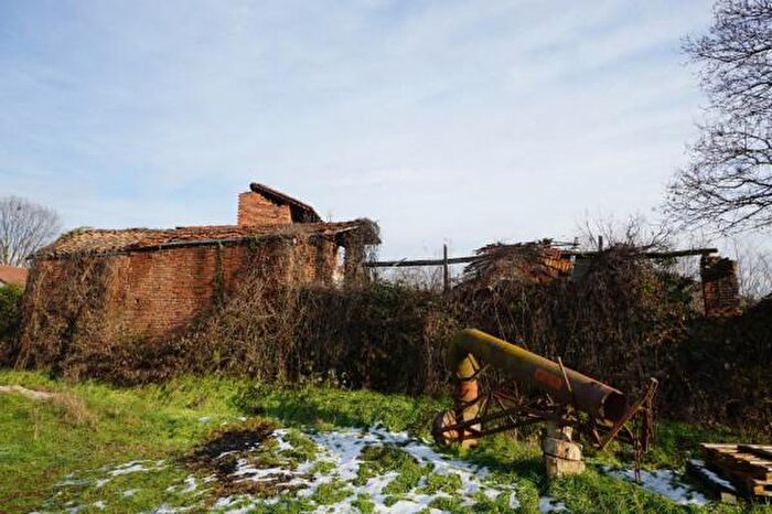 Casa quadrilocale in vendita in Via Buccella, Cassolnovo