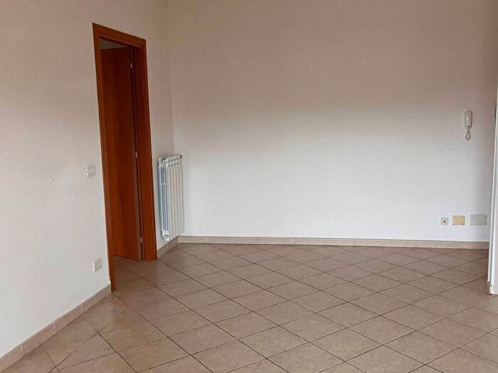 Appartamento quadrilocale in affitto in Via Lelia Caetani, Carrara Pontenuovo, Sermoneta