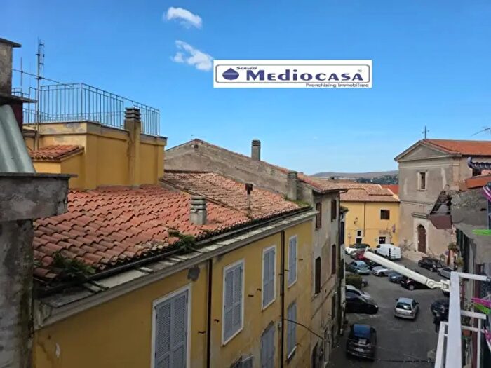 Appartamento trilocale in vendita in Via Francesco Crispi, Velletri