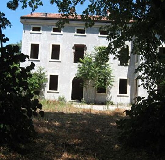 Casa con 6 locali in vendita in Oliosi, Castelnuovo Del Garda