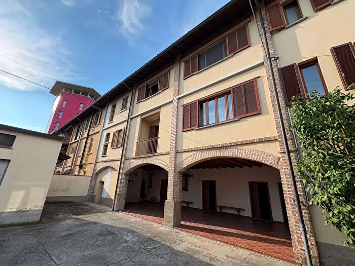 Appartamento con 5 locali in vendita in Verdello