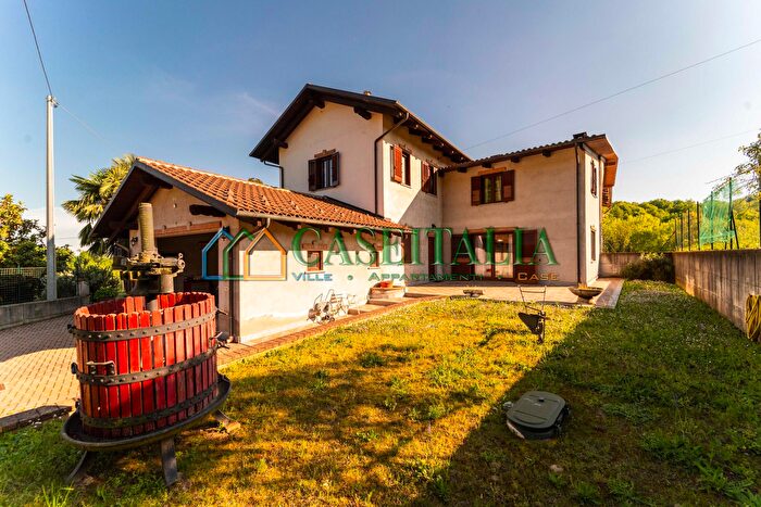 Casa con 8 locali in vendita in Regione Vigne, Villarbasse