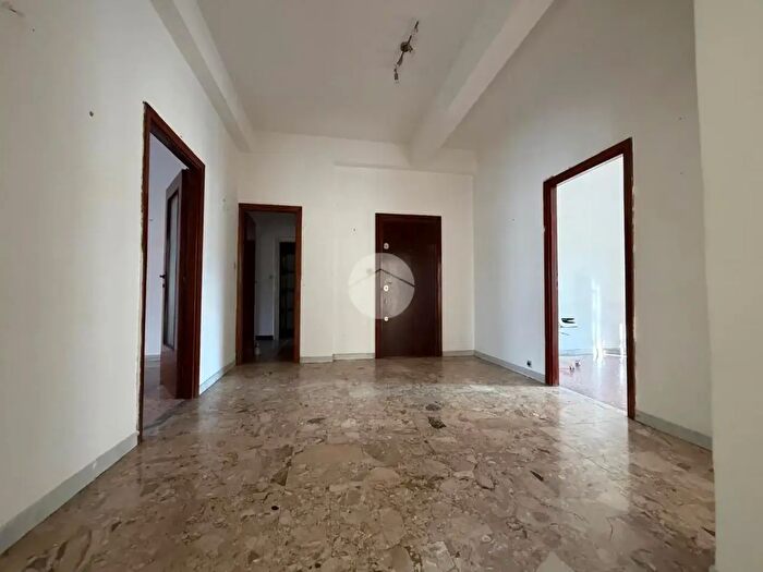 Appartamento con 5 locali in vendita in Via del Casale Giuliani, Roma