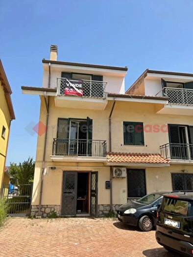 Casa quadrilocale in vendita in Via Zeccarelle, Minturno