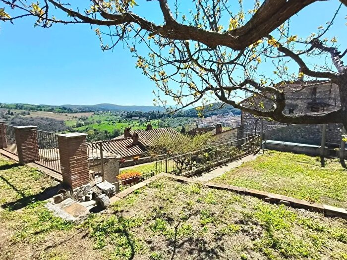 Casa con 8 locali in vendita in Via del Mortaro Snc, Amelia