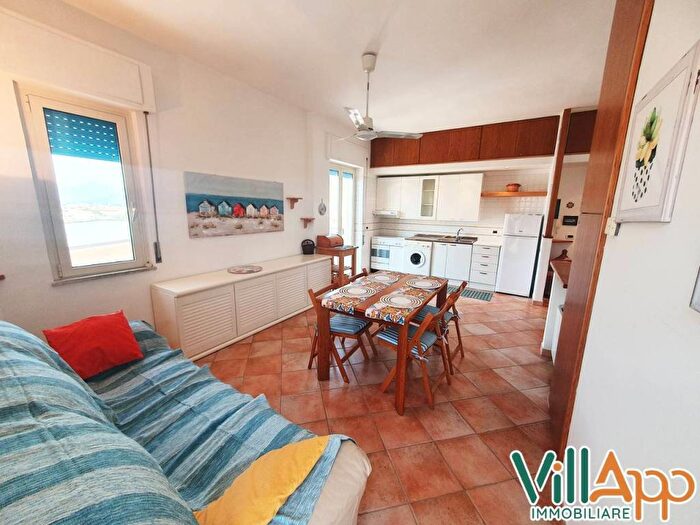 Appartamento quadrilocale in affitto in Via Cristoforo Colombo, Centro, Sperlonga