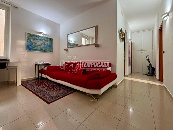 Appartamento quadrilocale in vendita in Via Angelo Siffredi, Genova