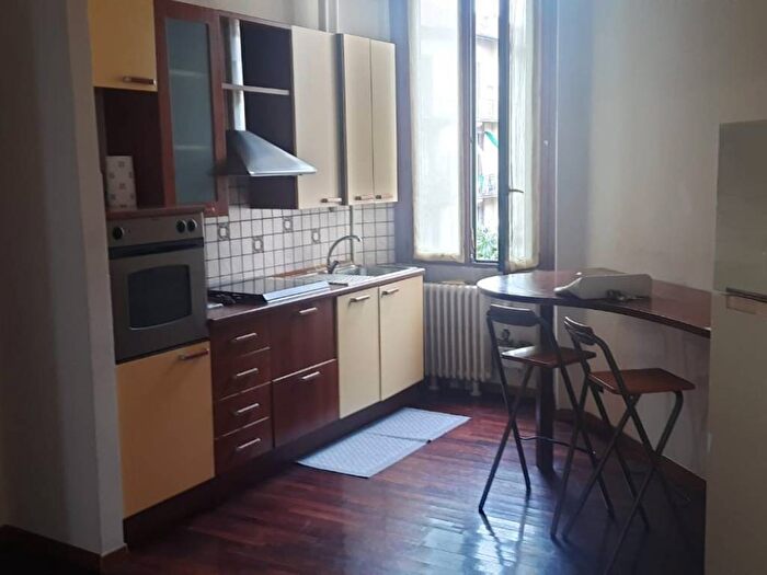 Appartamento trilocale in affitto in Viale Nazario Sauro, Isola, Milano