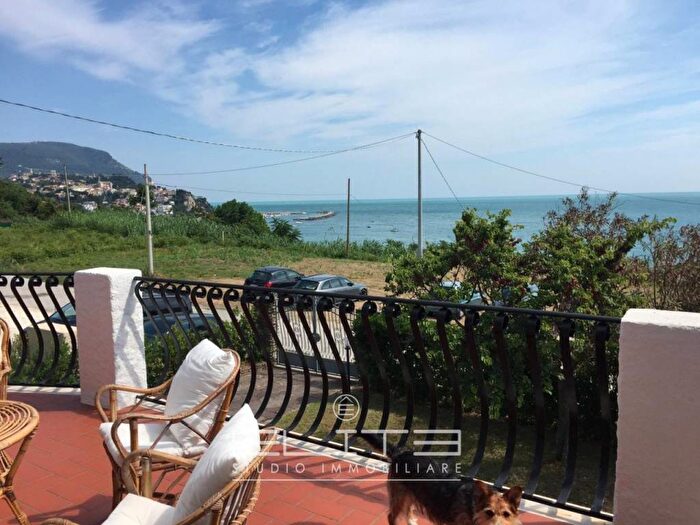 Casa con 6 locali in affitto in VIALE MARE VERDE, Marcelli, Numana