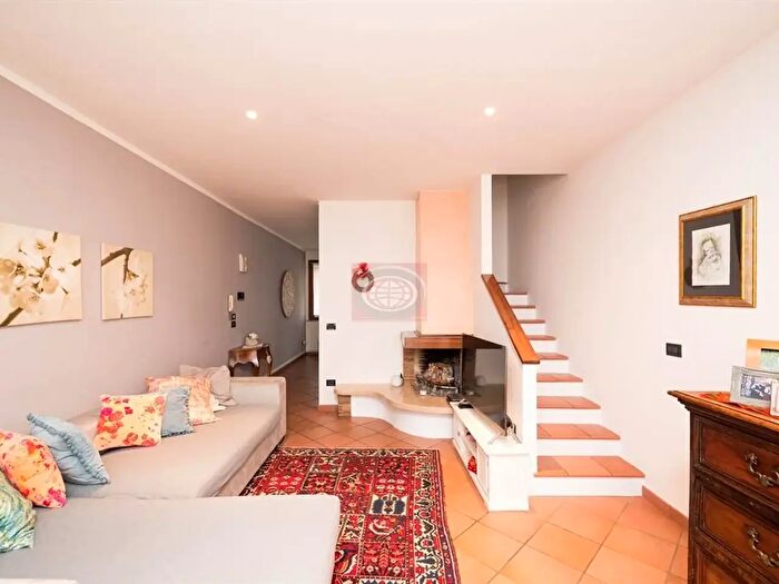 Casa con 6 locali in vendita in Roncofreddo