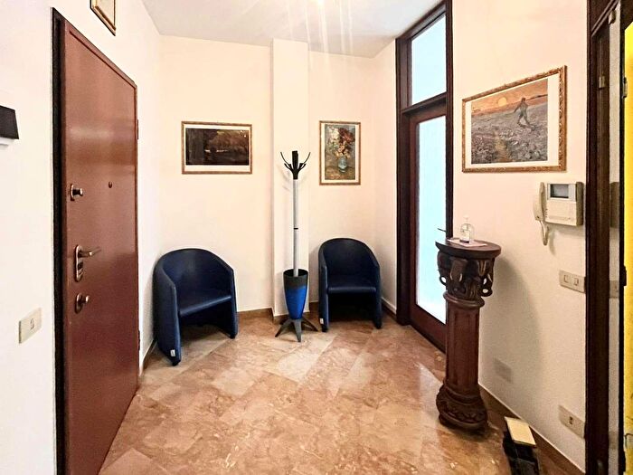 Appartamento trilocale in vendita in Via Carrobbio, Varese