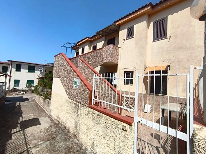Casa trilocale in vendita in Via Ligabue, Scalea