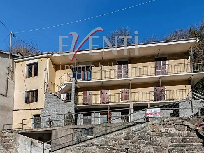 Casa con 9 locali in vendita in Borgata Rue, Pramollo