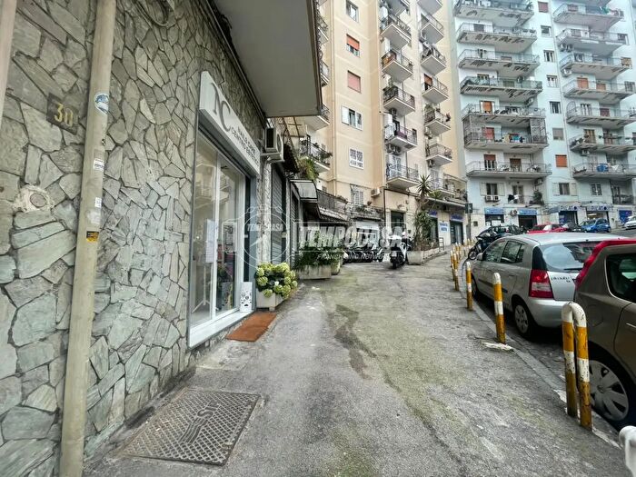 Appartamento bilocale in vendita in Napoli