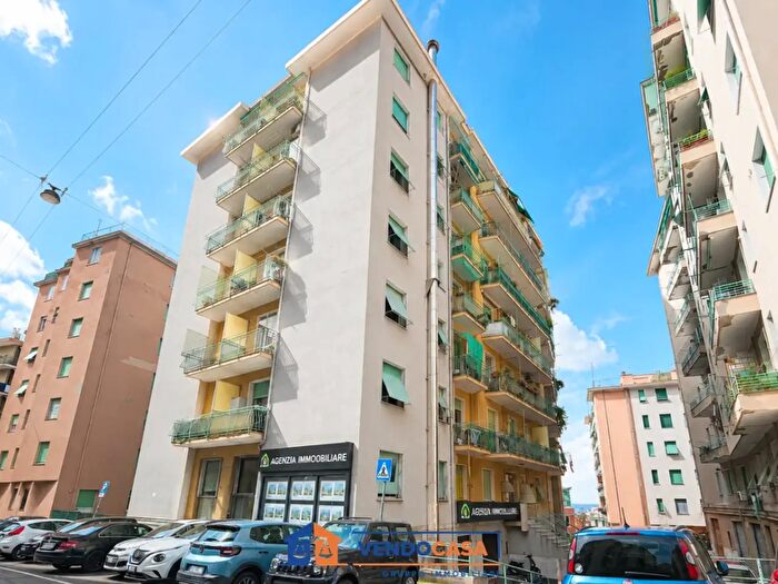 Appartamento bilocale in vendita in Via De Mari, Genova