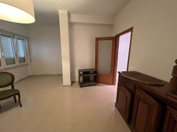Appartamento con 6 locali in affitto in Cavour, Ancona