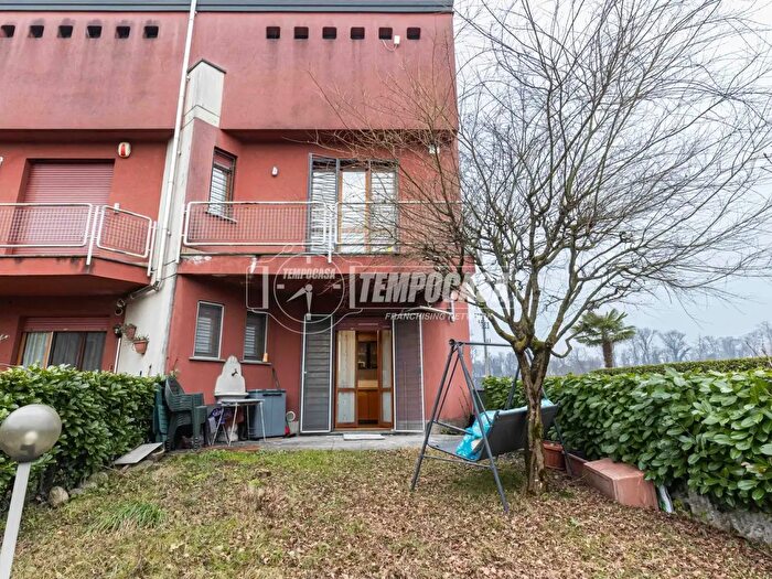 Appartamento quadrilocale in vendita in Via Papa Giovanni XXIII, Molteno