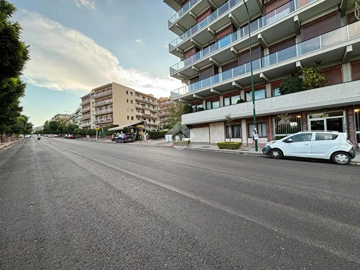 Appartamento trilocale in affitto in Via Francesco Petrarca, Napoli