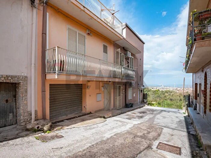 Casa con 6 locali in vendita in Vicolo del Mirto, Siracusa