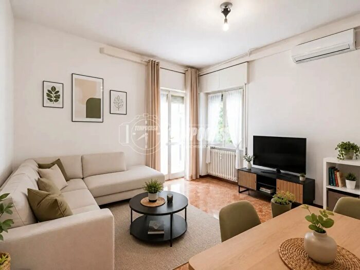 Appartamento trilocale in vendita in Via del Ricordo, Milano