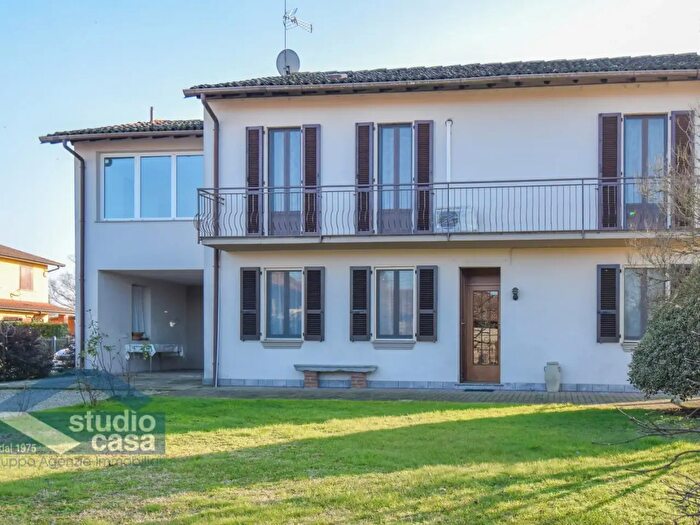 Casa trilocale in vendita in Via Giacomo Matteotti, Turano Lodigiano