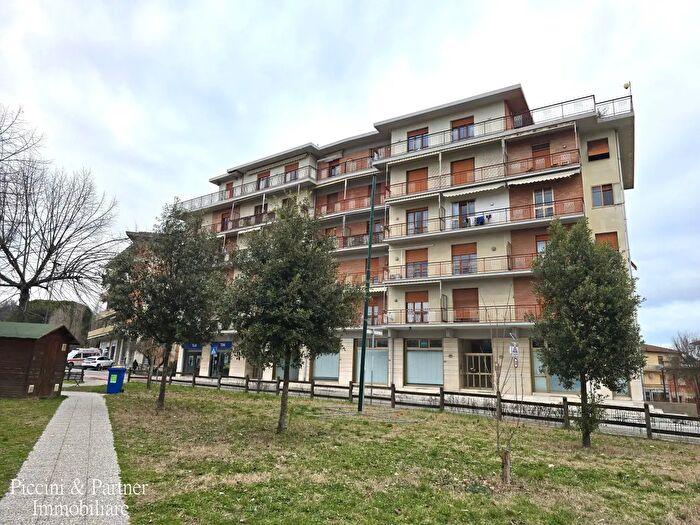 Appartamento quadrilocale in vendita in Via Oslavia, Chiusi