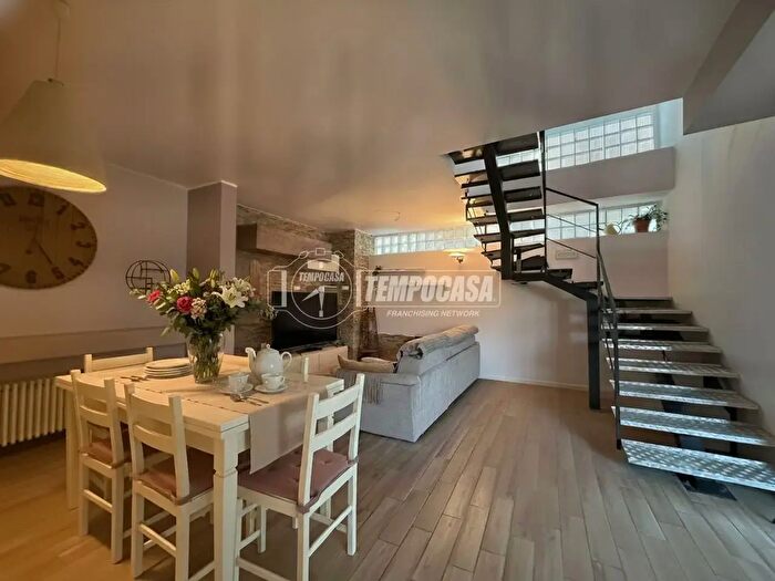 Appartamento trilocale in vendita in Via d'Agrate, Monza
