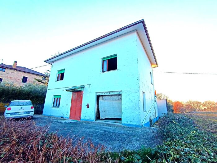 Casa con 5 locali in vendita in Montegiorgio