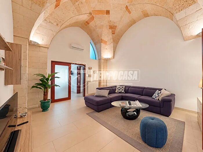 Appartamento trilocale in vendita in Via Umberto I, San Cesario Di Lecce