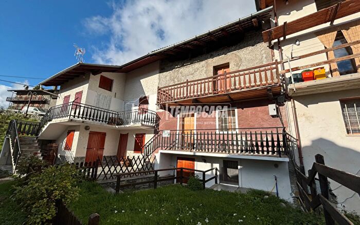 Appartamento bilocale in vendita in Emarese