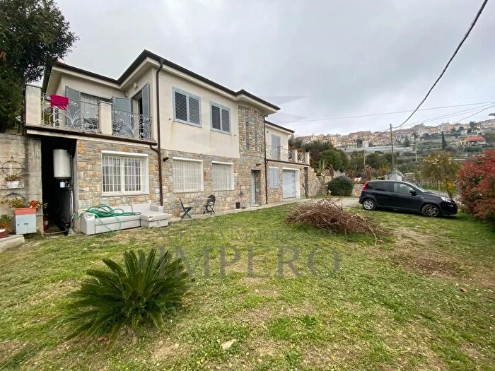 Casa con 5 locali in vendita in Strada Ospedaletti, Ospedaletti