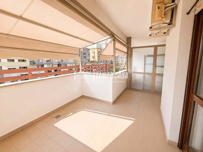 Appartamento trilocale in vendita in Via Val della Torre, Torino