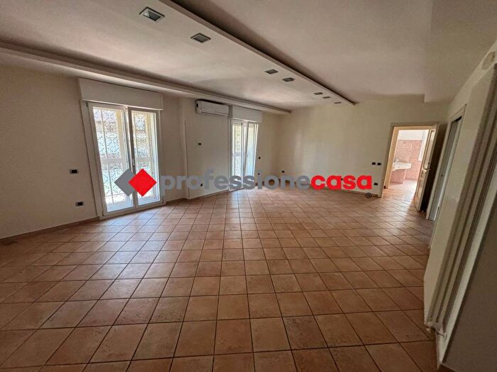 Appartamento quadrilocale in affitto in Via Perugia, San Nicola la Strada
