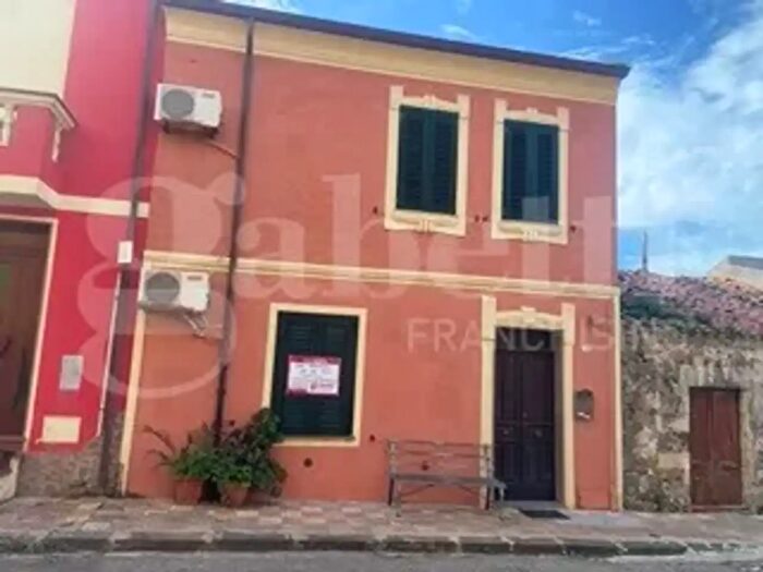 Casa quadrilocale in vendita in Via Montesile, Ittiri