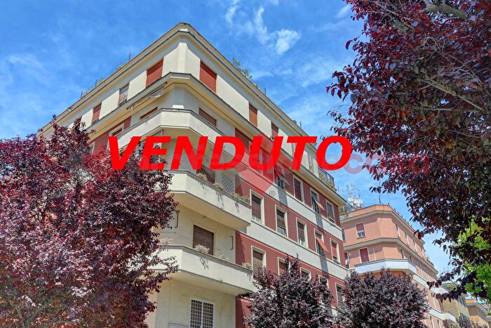 Appartamento bilocale in vendita in Via San Tommaso dAquino, Roma