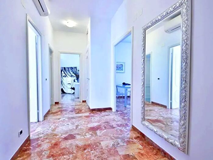 Appartamento con 5 locali in vendita in Via Migliarini, Arenzano