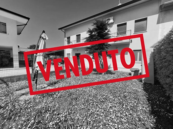 Casa bilocale in vendita in Via Edmondo Brian, Precenicco