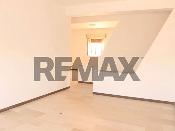 Appartamento con 5 locali in vendita in Via Venezia, Gela