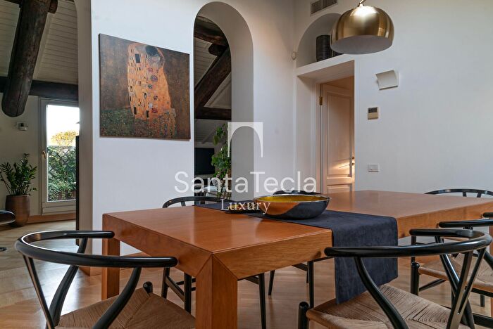 Casa con 5 locali in affitto in Via De Amicis, Milano