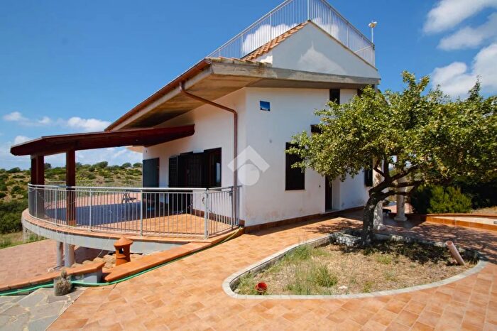 Casa con 10 locali in vendita in Poggio Bellavista, Santa Marinella