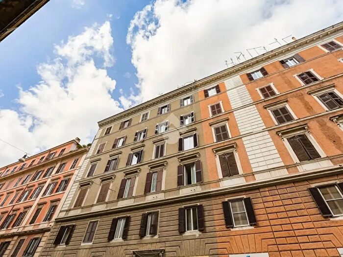 Appartamento trilocale in vendita in Via Principe Umberto, Roma