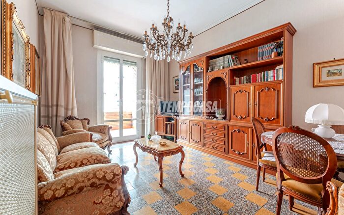 Appartamento trilocale in vendita in Viale Corsica, Milano