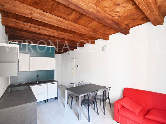 Appartamento bilocale in affitto in Vicolo Cieco Boscarello, San Zeno, Verona